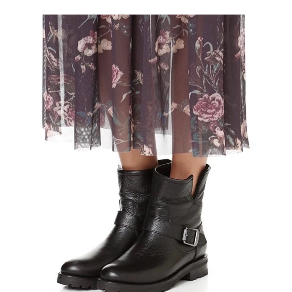 FRYE AND CO. Black Leather Ankle Booties